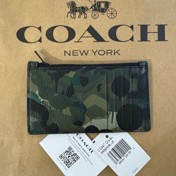 🦖Coach Zip Card Case With Camo Print - Picture 6 of 9